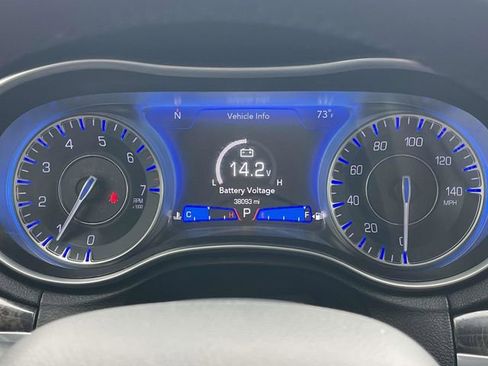 Used 2023 Chrysler 300 Touring L w/ Comfort Group RWD image 33