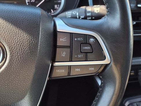 Used 2023 Toyota Highlander LE FWD image 23