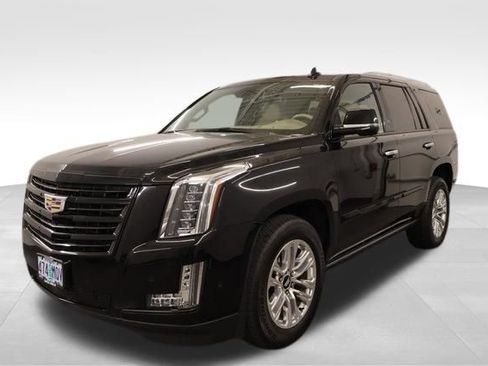 Used 2020 Cadillac Escalade Platinum w/ Escalade Sport Edition AWD/4WD image 5