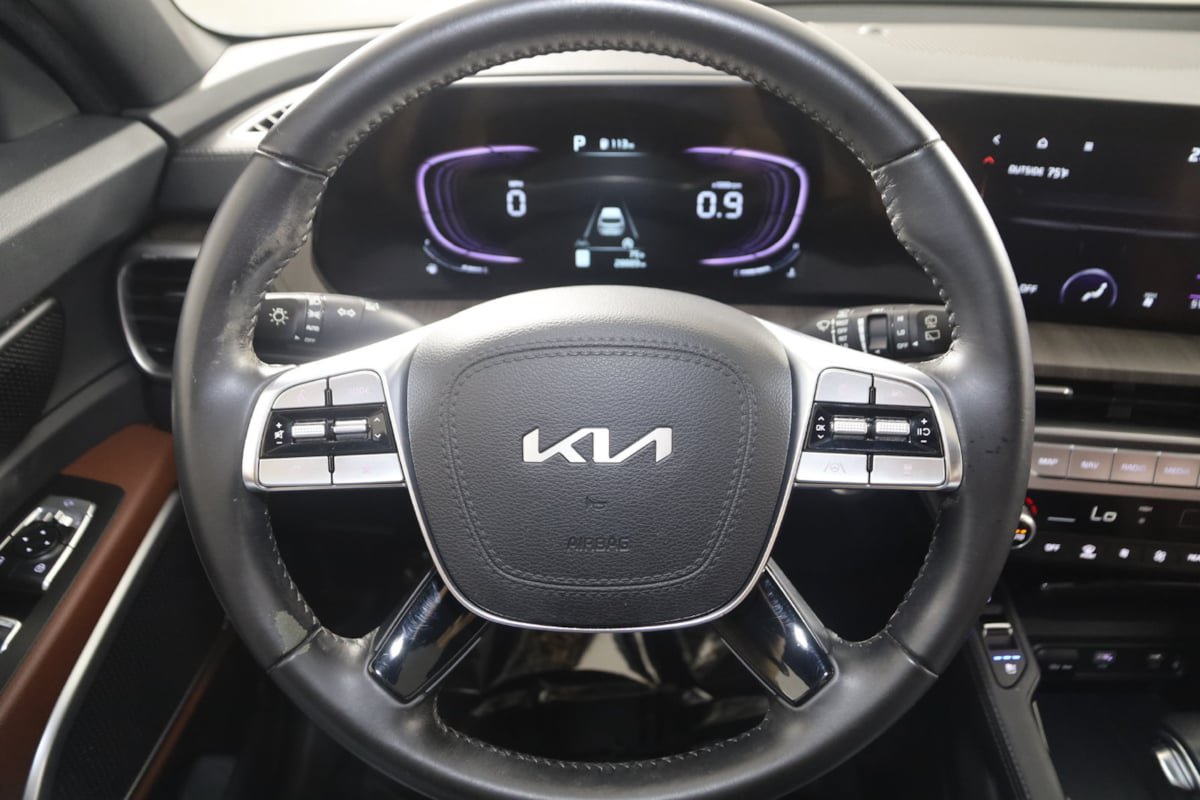 Used 2024 Kia Telluride EX w/ EX Captain's Chair Package FWD image 38
