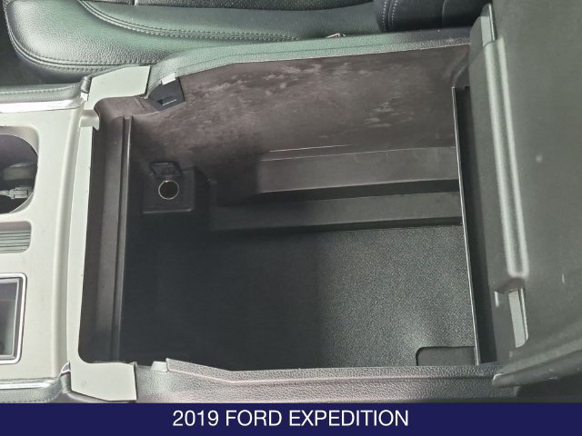 Used 2019 Ford Expedition XLT w/ Equipment Group 202A RWD image 16