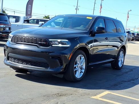 Used 2023 Dodge Durango GT image 3