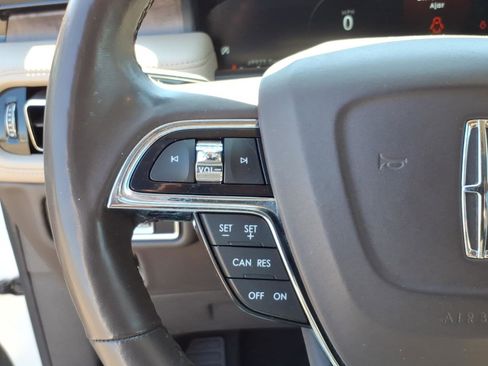 Used 2023 Lincoln Nautilus Reserve image 17