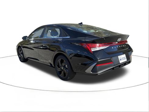 New 2026 Hyundai Elantra SEL Sport FWD image 5