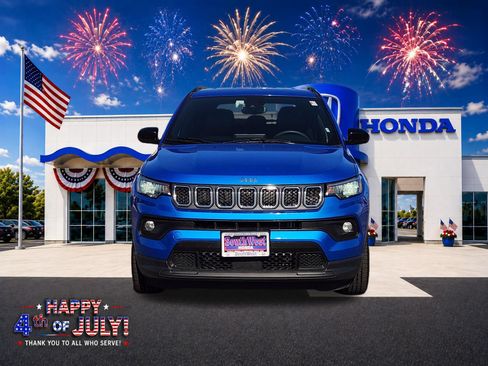 Used 2024 Jeep Compass Latitude AWD/4WD image 6