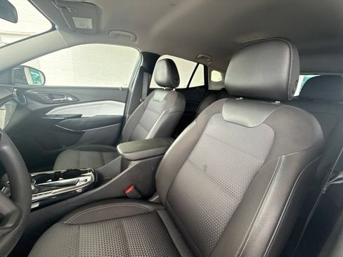 Used 2025 Chevrolet Trax LT FWD image 26
