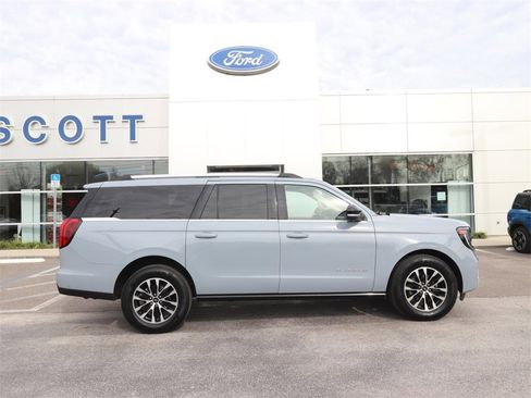 Certified 2025 Ford Expedition Max Platinum image 16