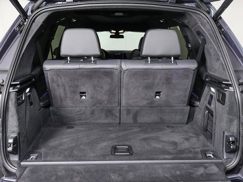 Used 2022 BMW X7 xDrive40i w/ M Sport Package image 22