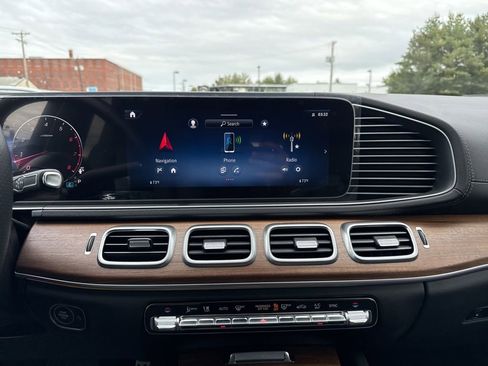 Certified 2025 Mercedes-Benz GLS 450 4MATIC image 21