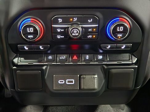 Used 2021 Chevrolet Silverado 1500 LT RWD image 38