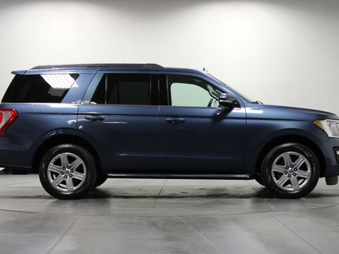 Used 2020 Ford Expedition XLT w/ Equipment Group 202A image 3