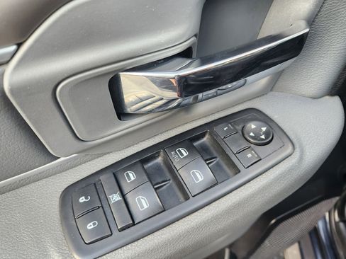 Used 2016 RAM 1500 Classic SLT image 19