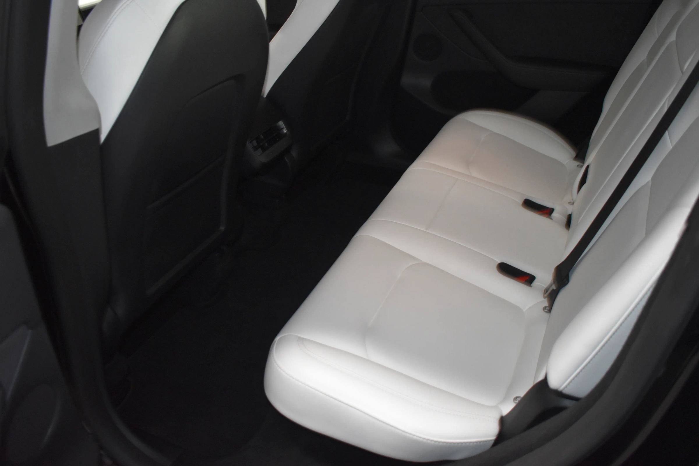 Used 2023 Tesla Model Y Long Range AWD/4WD image 17