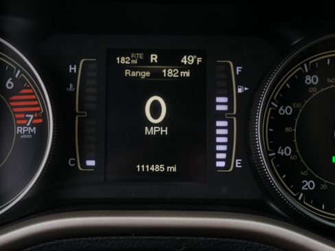 Used 2017 Jeep Cherokee Latitude AWD/4WD image 33