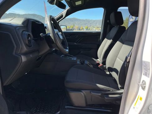 Used 2023 Chevrolet Colorado W/T w/ WT Convenience Package image 10