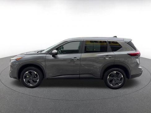 Used 2025 Nissan Rogue SV image 9