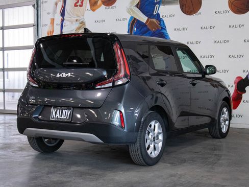 Used 2025 Kia Soul LX image 24