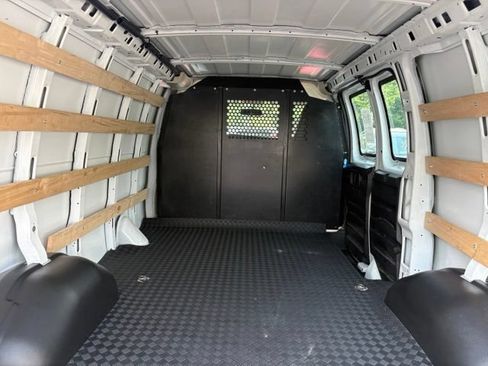 Used 2025 Chevrolet Express 2500 w/ Driver Convenience Package RWD image 9