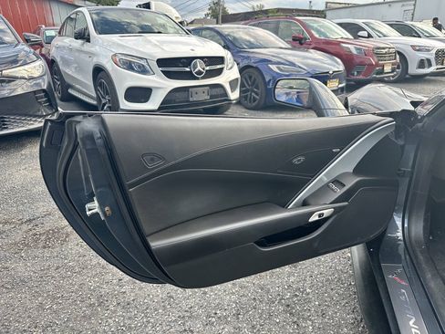 Used 2014 Chevrolet Corvette Stingray Convertible RWD image 12