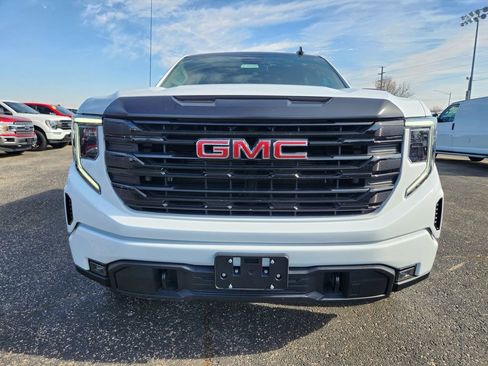 Used 2024 GMC Sierra 1500 Elevation image 40