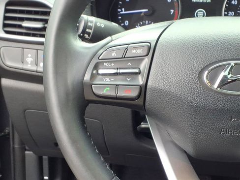 Used 2018 Hyundai Elantra GT w/ Tech Package 03 image 18