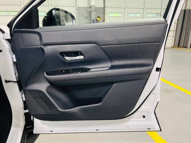 New 2026 Nissan Kicks SV w/ Interior Electronics Package FWD image 29