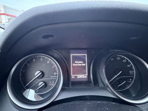 Used 2022 Toyota Camry SE w/ Carpet Mat Package (TMS) image 15