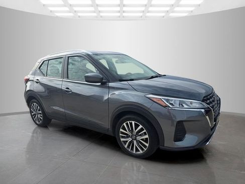 Used 2021 Nissan Kicks SV FWD image 2
