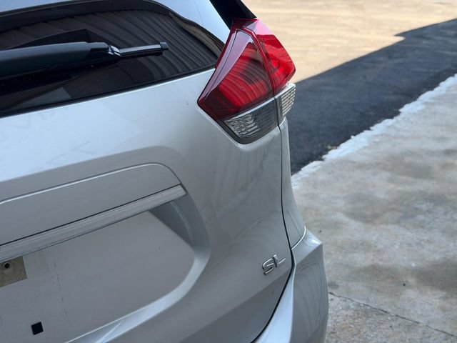Used 2018 Nissan Rogue SL w/ Premium Package FWD image 16