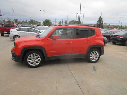 Used 2017 Jeep Renegade Latitude image 5