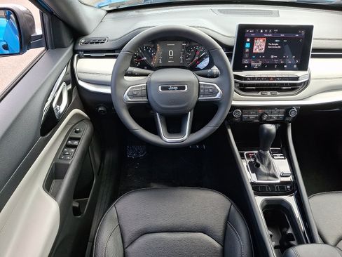 Certified 2025 Jeep Compass Limited AWD/4WD image 11