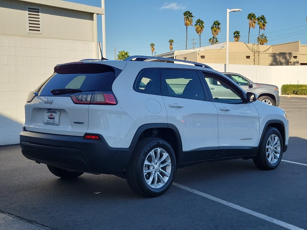 Used 2020 Jeep Cherokee Latitude FWD image 4