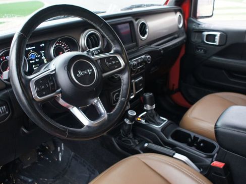 Used 2021 Jeep Wrangler Rubicon w/ Steel Bumper Group image 14