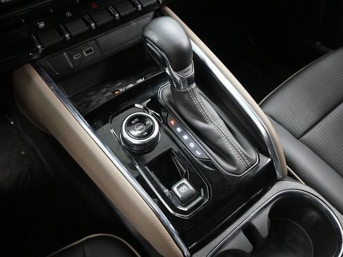 Used 2024 GMC Canyon Denali image 31