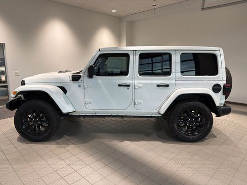 Used 2021 Jeep Wrangler Unlimited Sahara w/ Cold Weather Group image 2