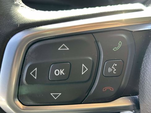 Used 2018 Jeep Wrangler Unlimited Sahara image 19