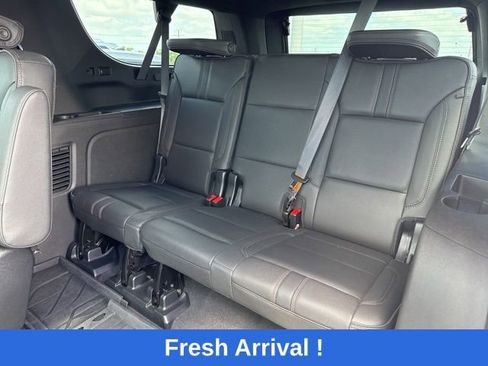 Used 2023 Chevrolet Suburban RST w/ Luxury Package image 4