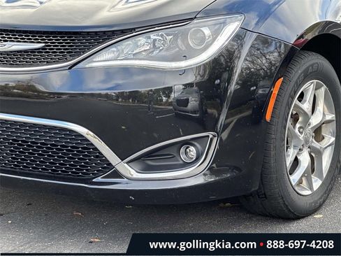 Used 2019 Chrysler Pacifica Limited image 6
