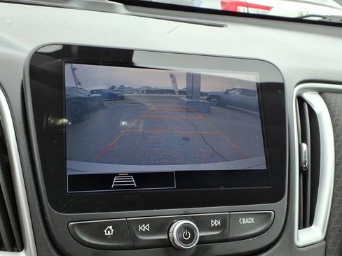 Used 2022 Chevrolet Malibu LT FWD image 18