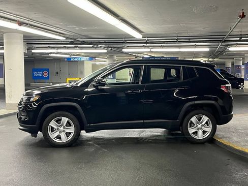 Used 2022 Jeep Compass Latitude AWD/4WD image 30