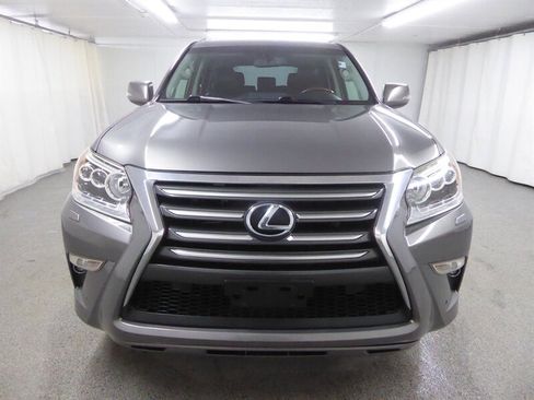 Used 2014 Lexus GX 460 image 2