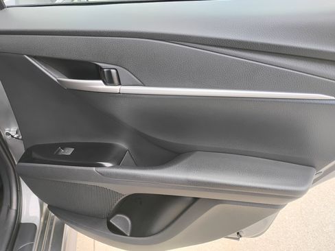 Used 2025 Toyota Camry SE FWD image 20