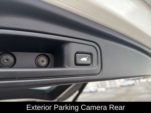 Used 2019 Honda Pilot Touring image 17