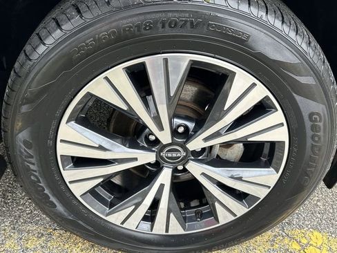 Certified 2023 Nissan Rogue SV image 13