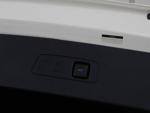 Used 2021 Lincoln Corsair Reserve image 89