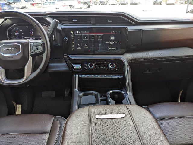 Used 2024 GMC Sierra 2500 Denali w/ Denali Reserve Package AWD/4WD image 17