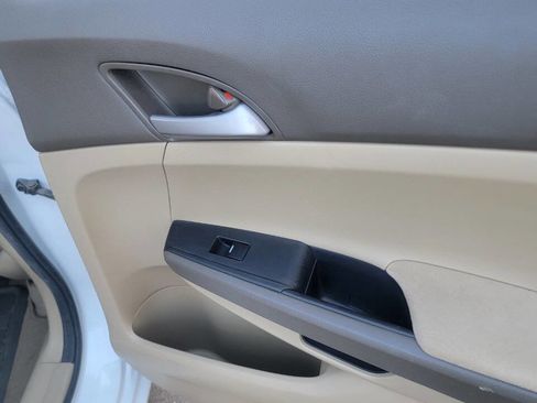 Used 2010 Honda Accord LX-P image 32