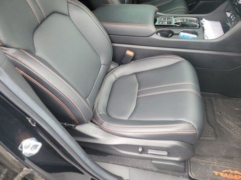 Used 2024 Honda Pilot TrailSport image 7
