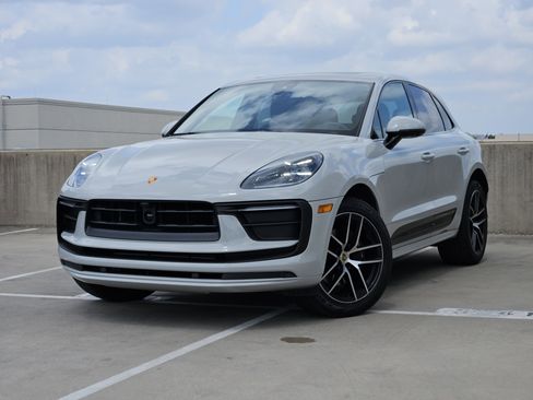Certified 2023 Porsche Macan Turbo image 1