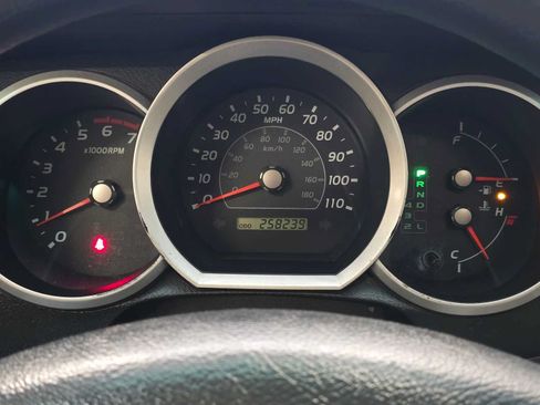 Used 2006 Toyota 4Runner SR5 AWD/4WD image 12